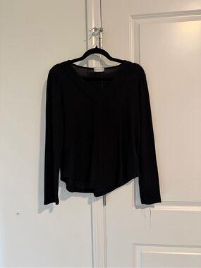 Women's Black V-Neck Ribbed Long Sleeve Top